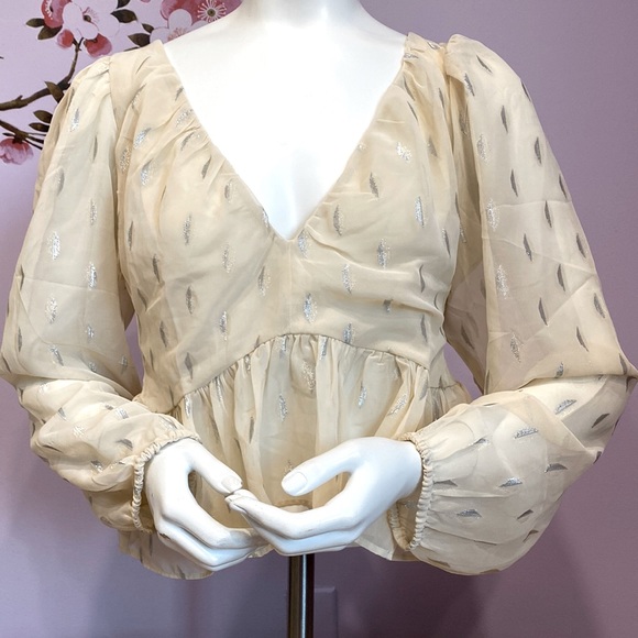 New Jacquard-patterned Peplum Cream Silver Blouse ! - Picture 2 of 12